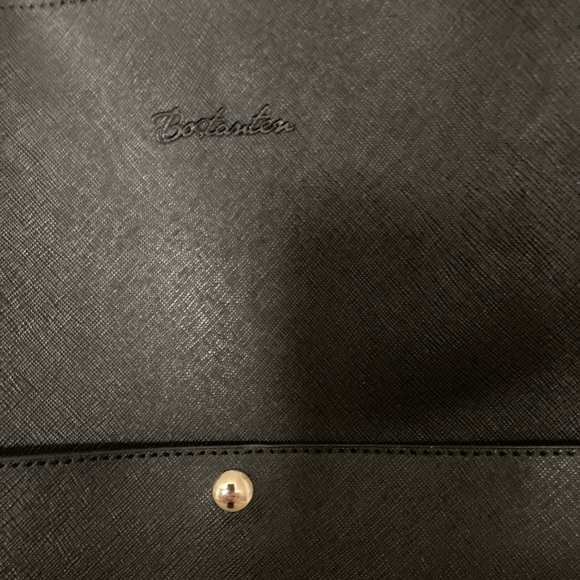 Classic bucket handbag - Picture 3 of 6